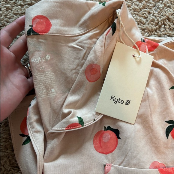 NWT Kyte BABY Peach Pajamas - Picture 2 of 3